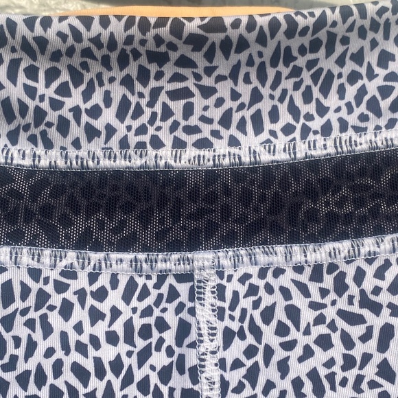 Lululemon Inspire Tight II Mesh Miss Mosaic white black 2 - Picture 6 of 13